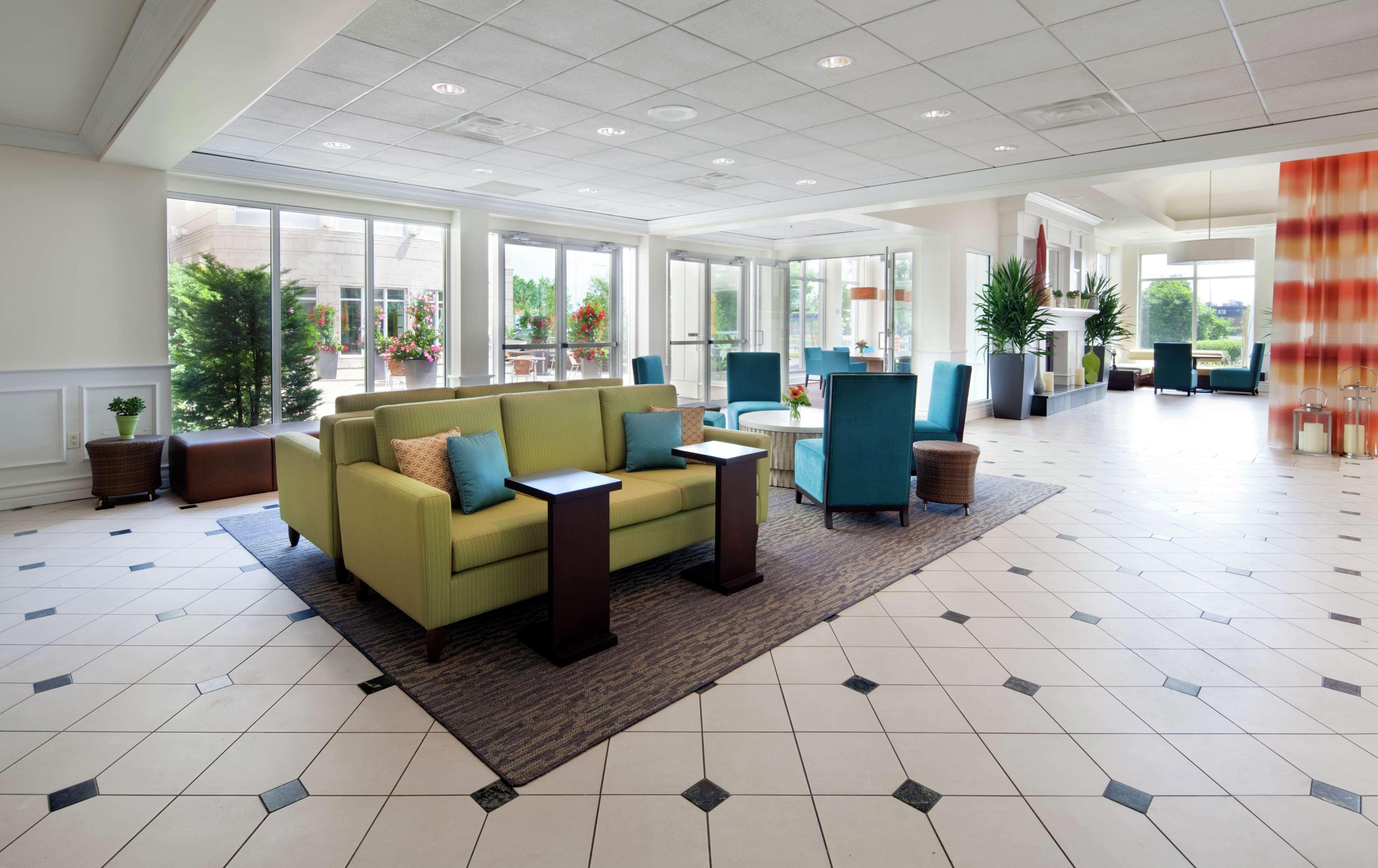 Hilton Garden Inn Montreal Airport Dorval Interior photo