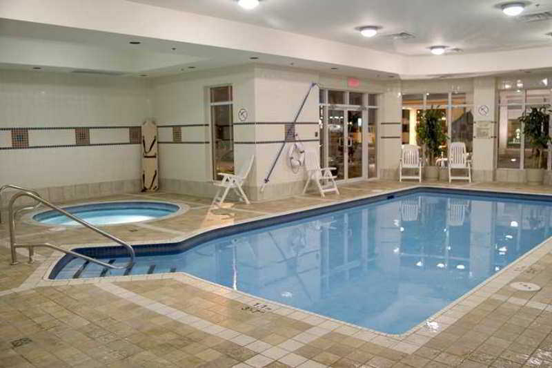 Hilton Garden Inn Montreal Airport Dorval Exterior photo
